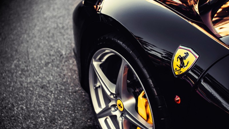 Bạn là một tín đồ của Ferrari với niềm đam mê về phong cách sống xa hoa? Hãy xem ngay hình ảnh về kế hoạch của Ferrari trở thành thương hiệu phong cách sống xa hoa. Hình ảnh này sẽ khiến bạn thật sự bị cuốn hút vào thế giới của Ferrari và mong muốn được trải nghiệm những hành trình đẳng cấp cùng các mẫu xe tuyệt đẹp.